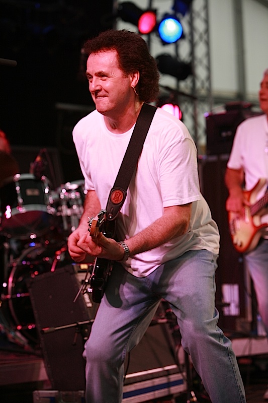 Alan Lovell performing live at Hemnall Social Club
