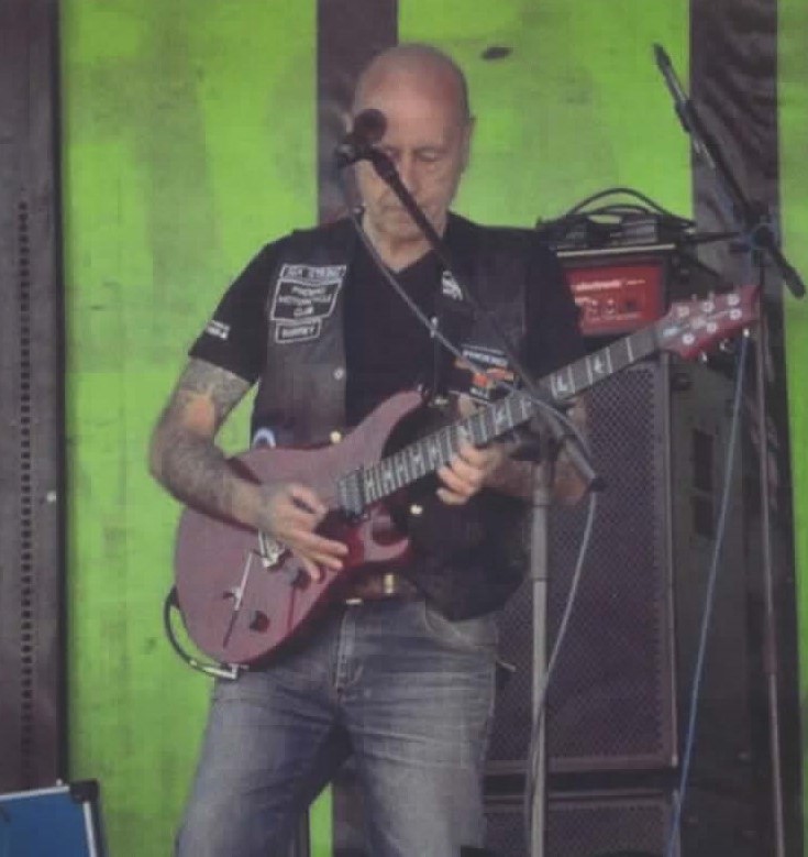 Paul Stroble performing live at Hemnall Social Club